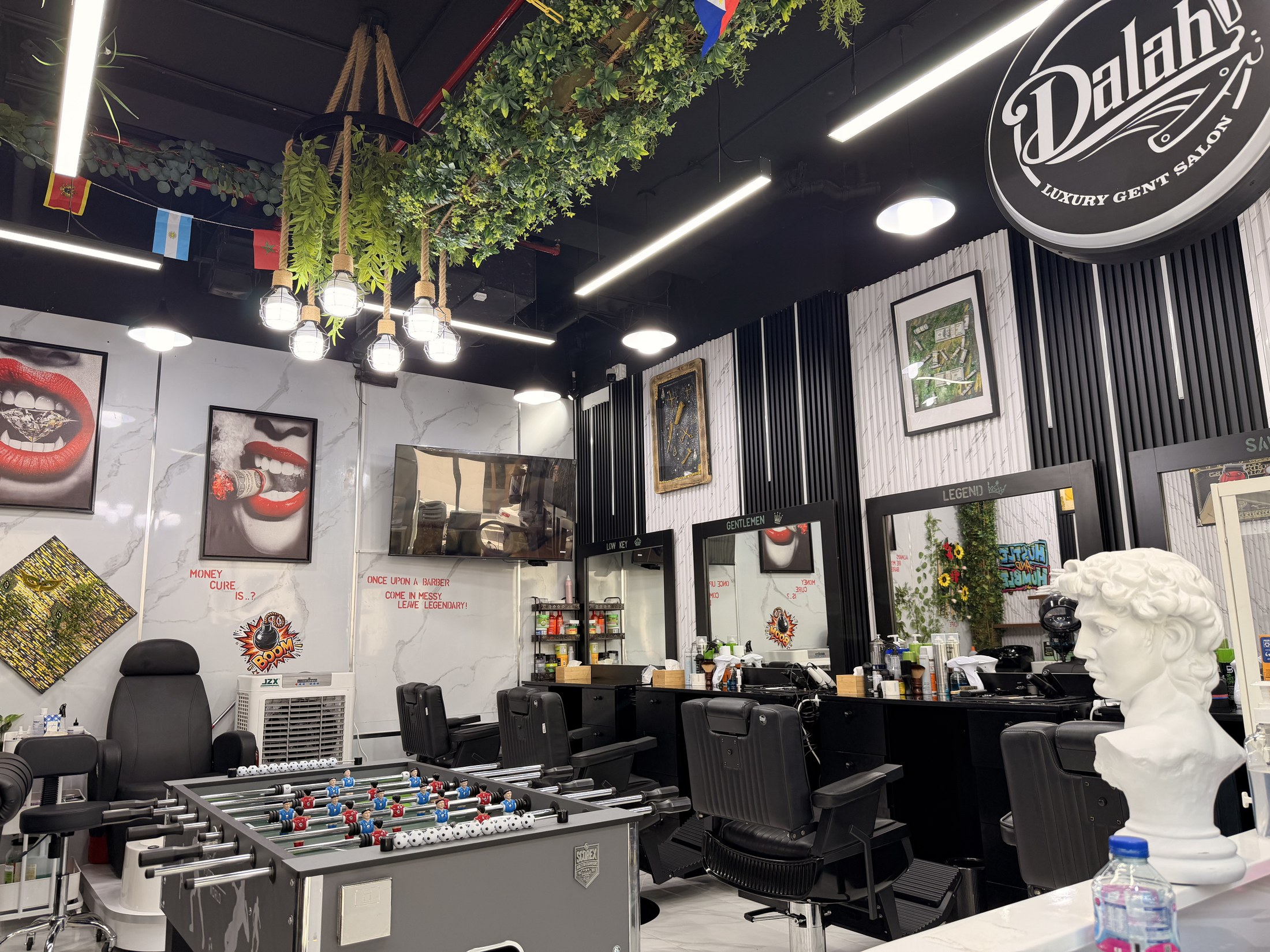 The atmosphere at Dalah Luxury Gent Salon